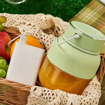 Wholesale Multifunctional Portable Takeaway Juicer USB Cordless Mini Juice Mug Can Crush Ice